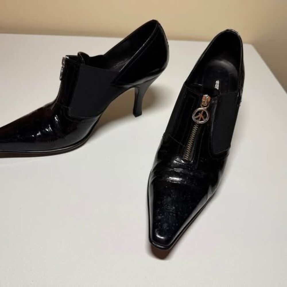 Donald J Pliner Vintage Patent Leather Pointed Toe Kitten Heels Size 8.5 M